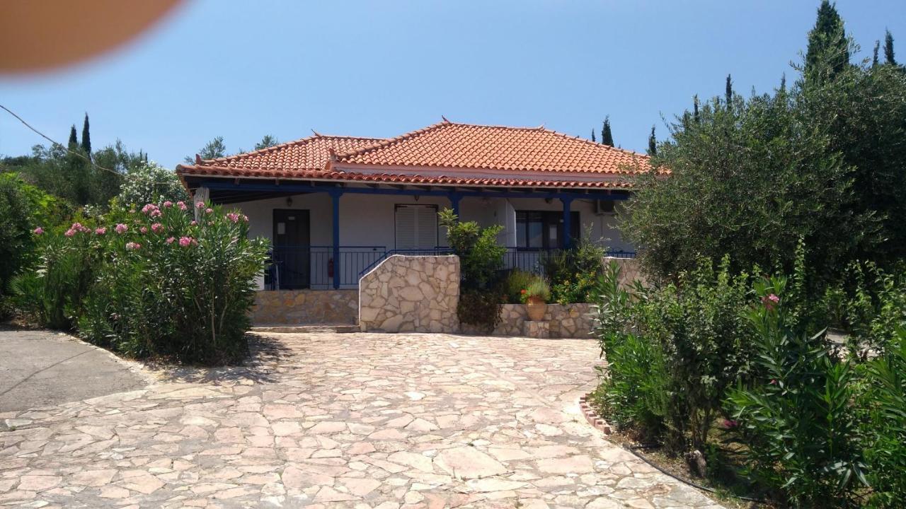 Takis Haikos House Two Minutes Walk To The Beach Peroulia Вунарія Екстер'єр фото
